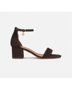 Zamszowe brązowe sandały z zakrytą piętą